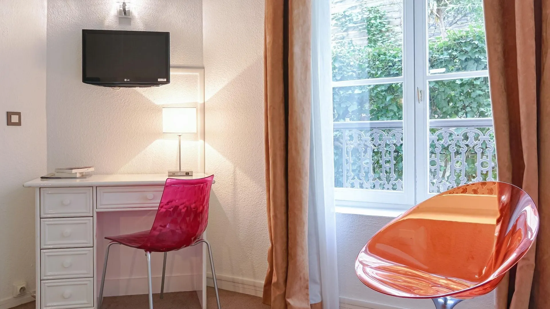 Hotel Le Hameau De Passy 2*
